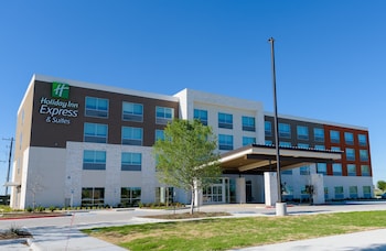 holiday inn express and suites mckinney frisco east
