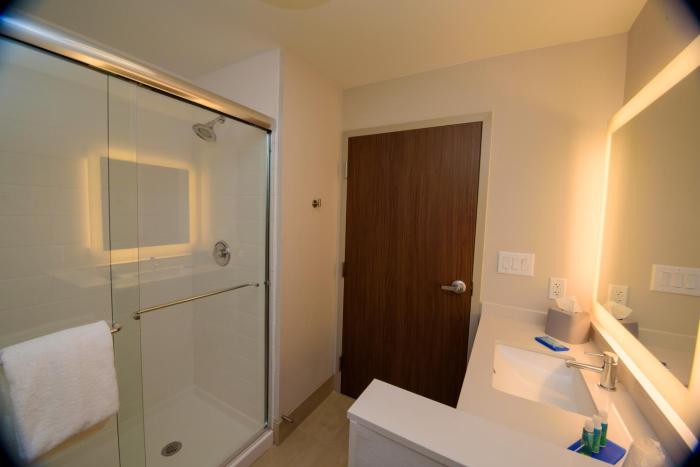 holiday inn express and suites mckinney frisco east