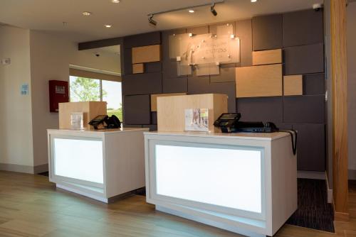 holiday inn express and suites mckinney frisco east
