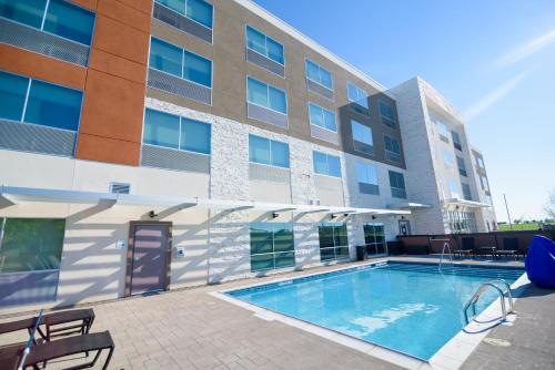 holiday inn express and suites mckinney frisco east