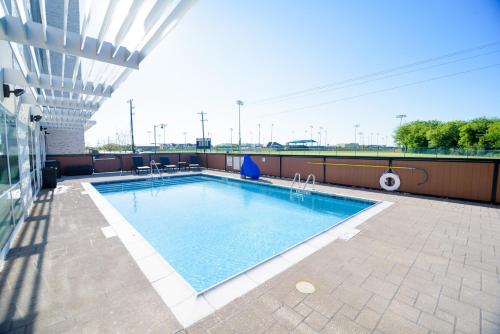 holiday inn express and suites mckinney frisco east