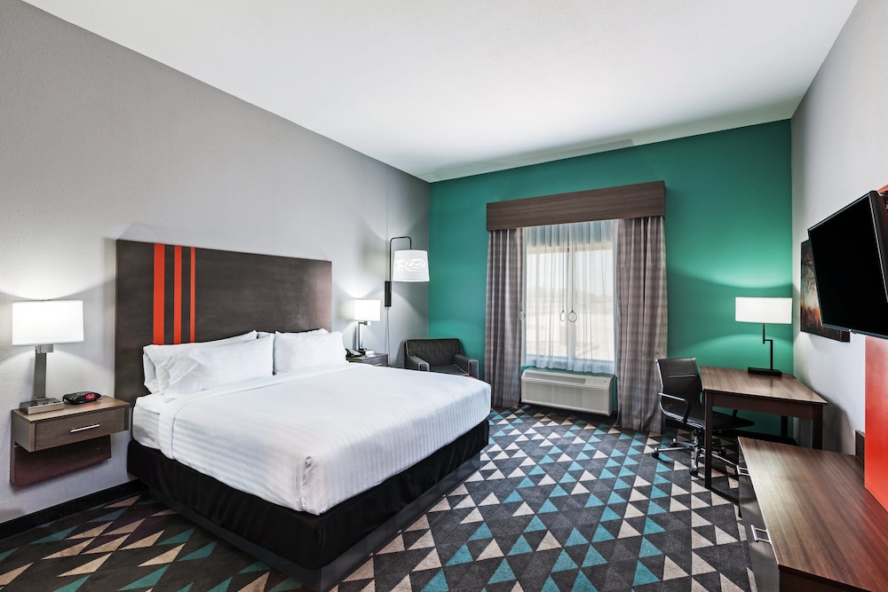 holiday inn express and suites perryton by ihg