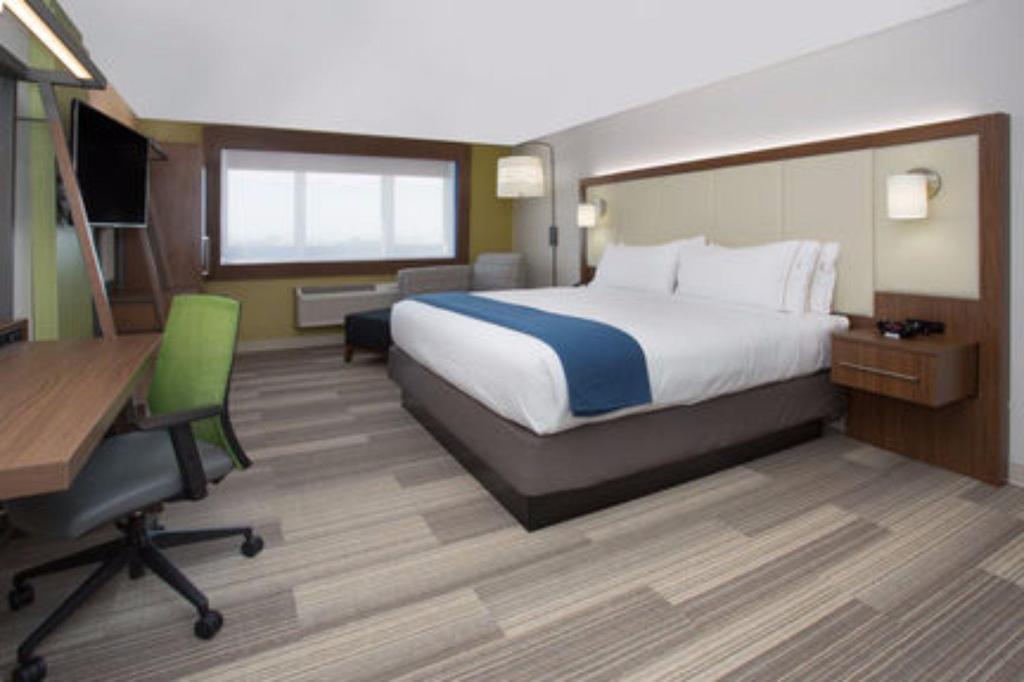 holiday inn express and suites perryton by ihg