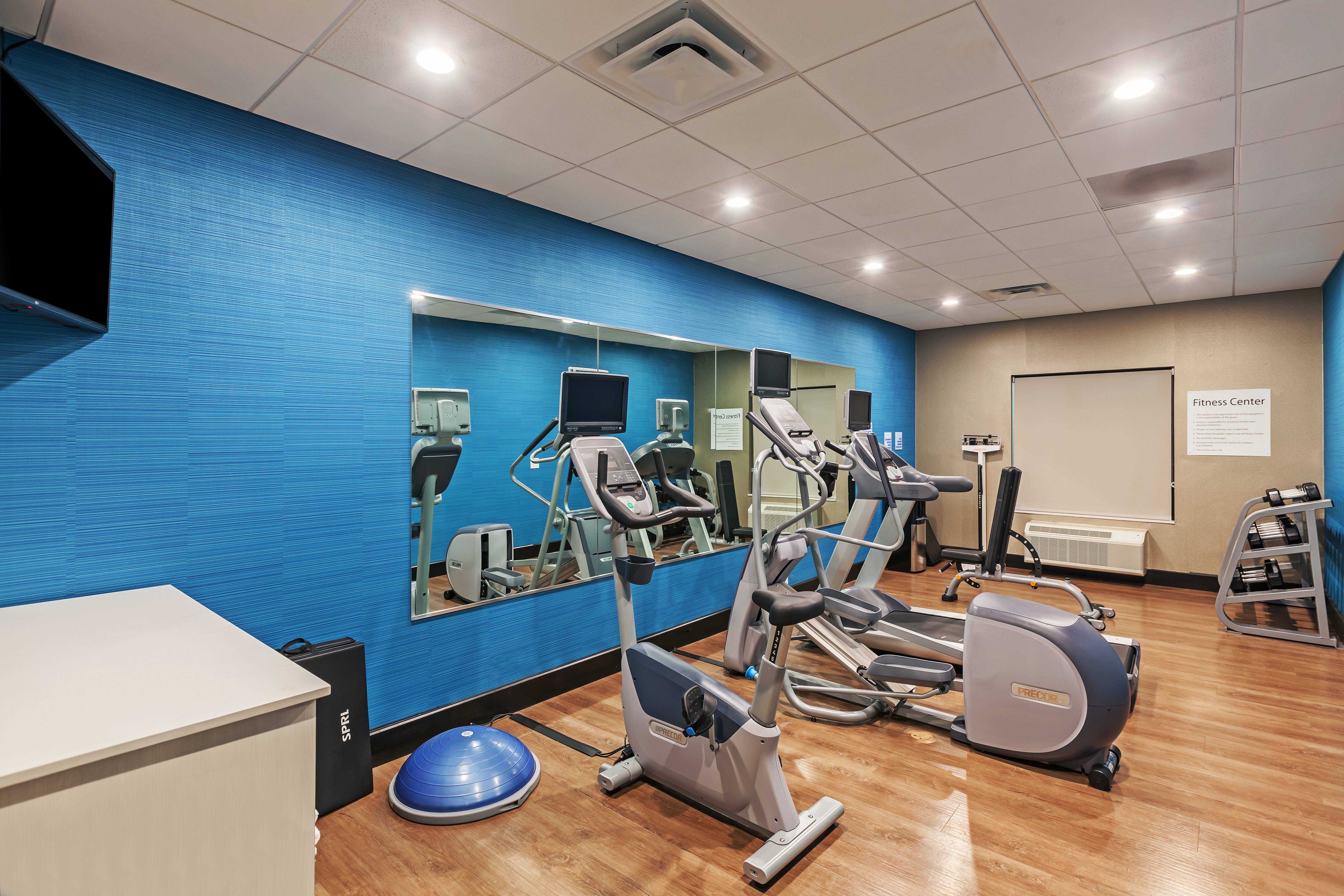 holiday inn express and suites perryton by ihg