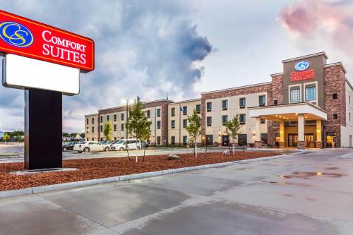 comfort suites university