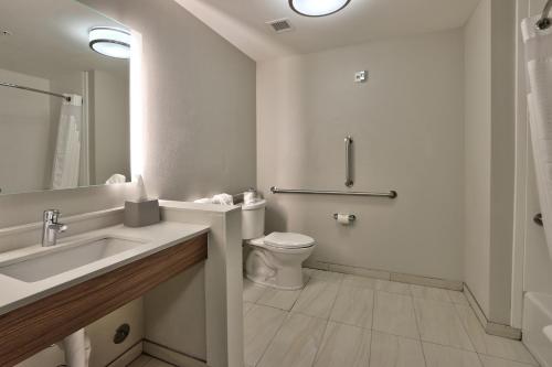 holiday inn express and suites broomfield by ihg