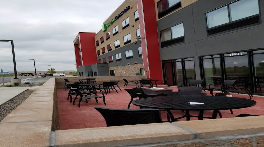 holiday inn express and suites broomfield by ihg