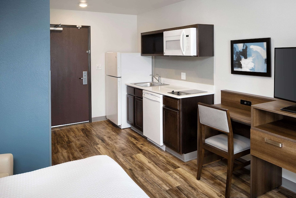woodspring suites houston iah airport