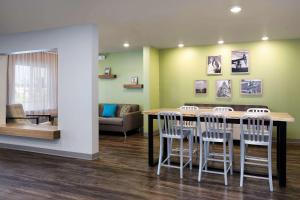 woodspring suites houston iah airport