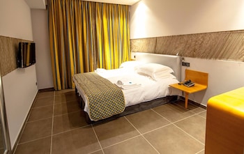 hotel iliana