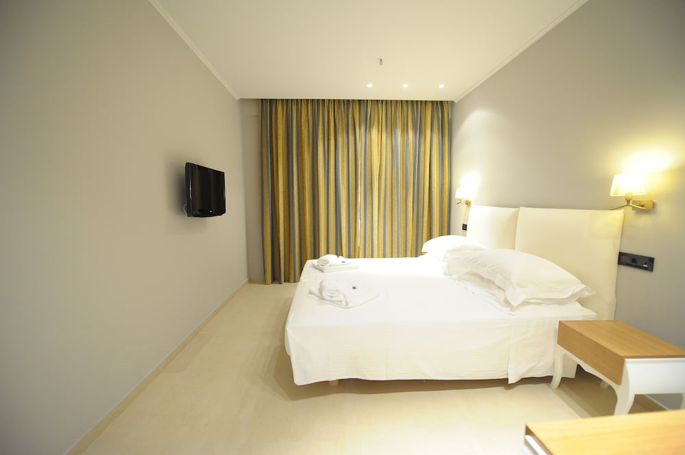hotel iliana