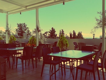 hotel iliana