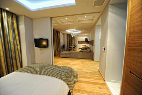 hotel iliana