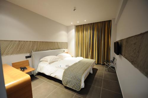 hotel iliana