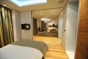 hotel iliana