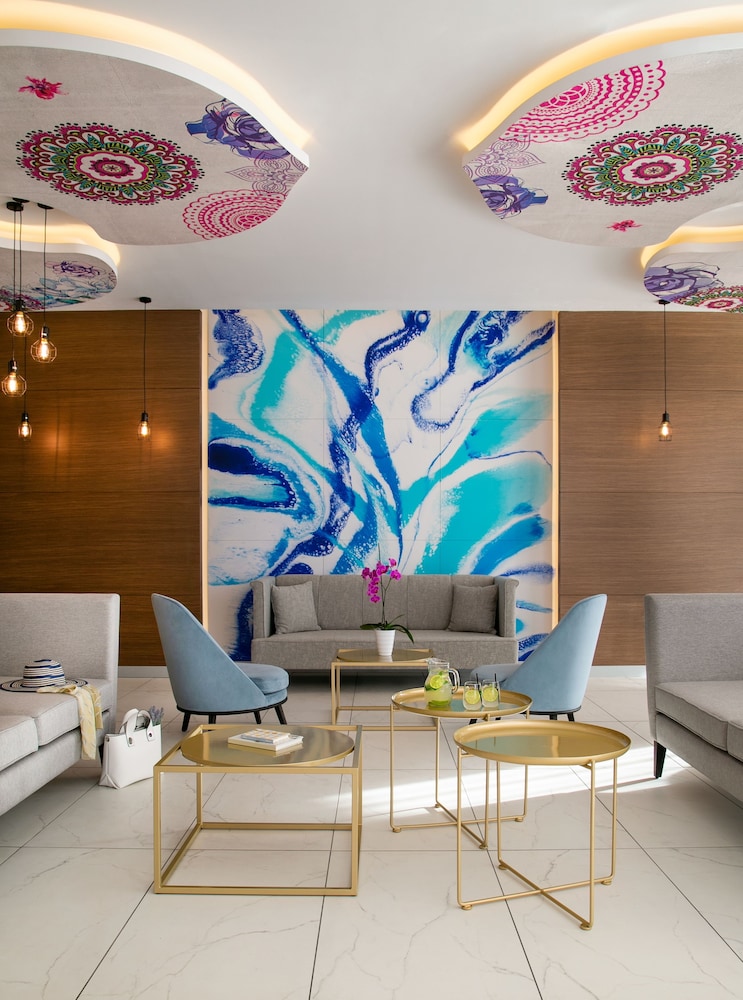 vangelis hotel and suites