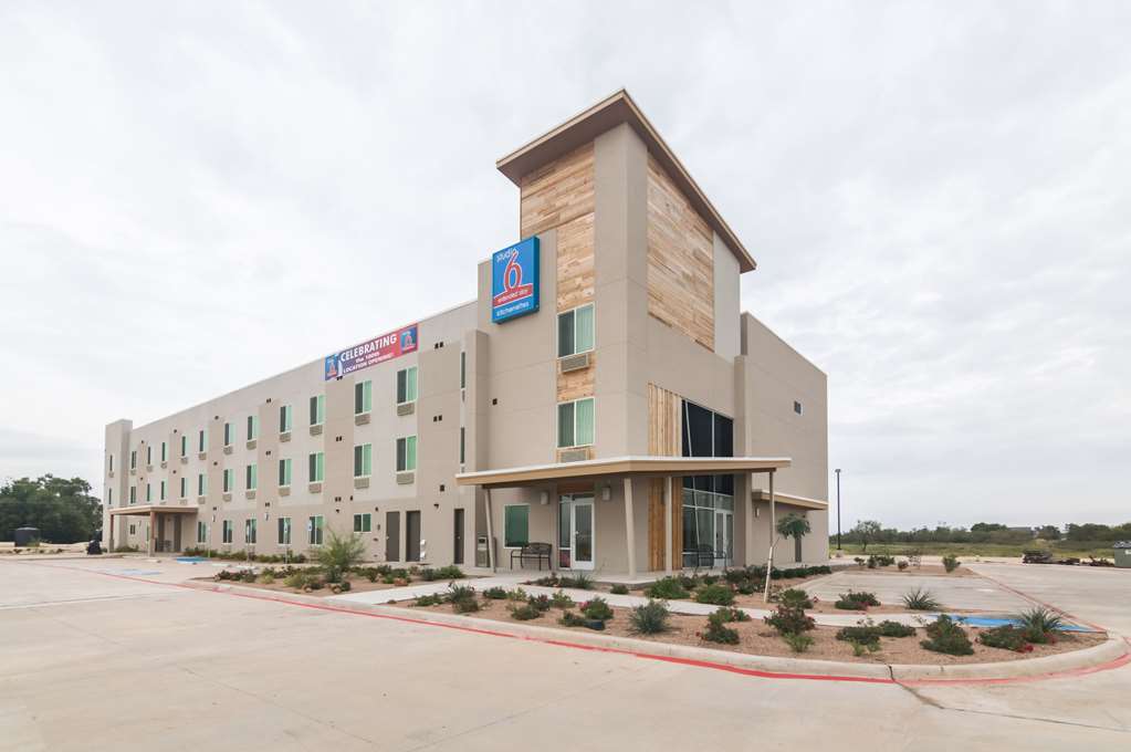 studio 6 colorado city tx