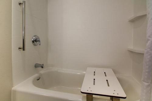 holiday inn express and suites charleston ne mt pleasant us17