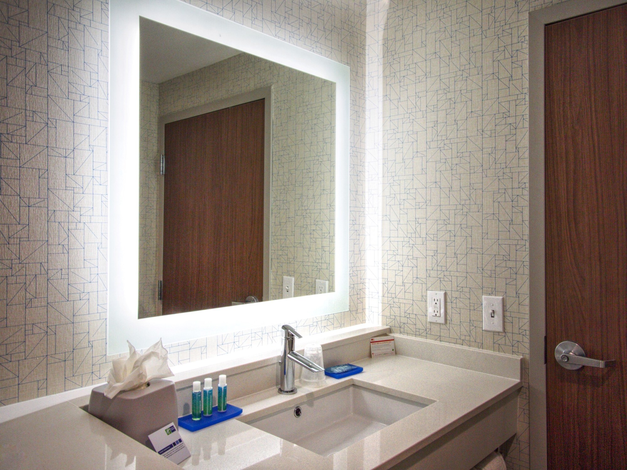 holiday inn express and suites moore by ihg