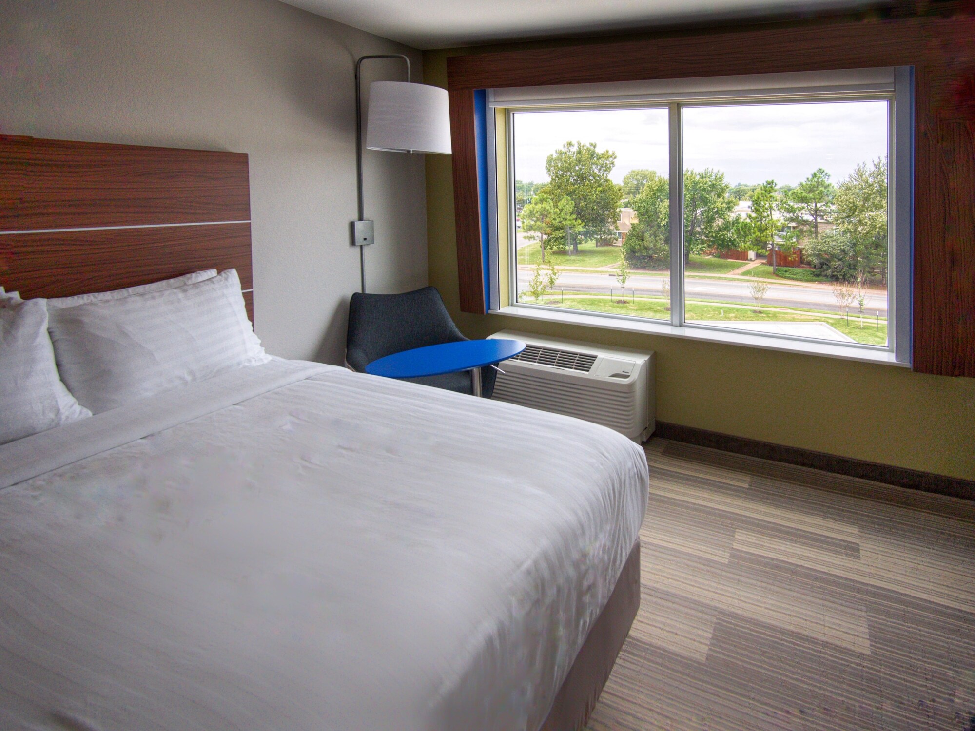 holiday inn express and suites moore by ihg