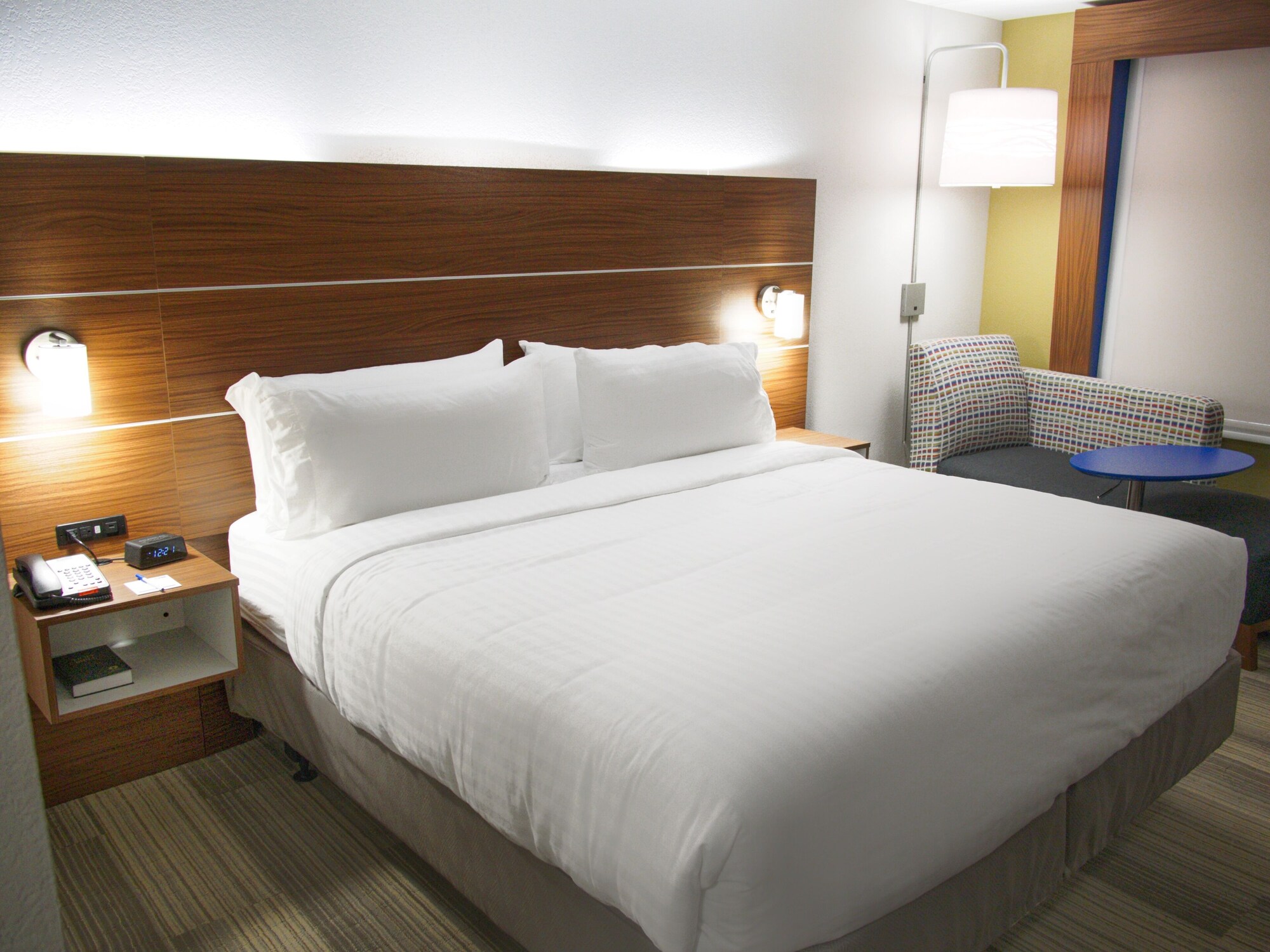 holiday inn express and suites moore by ihg