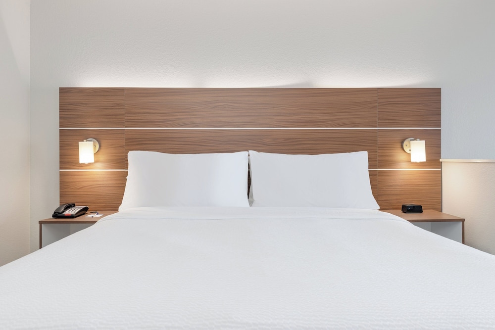 holiday inn express and suites moore by ihg