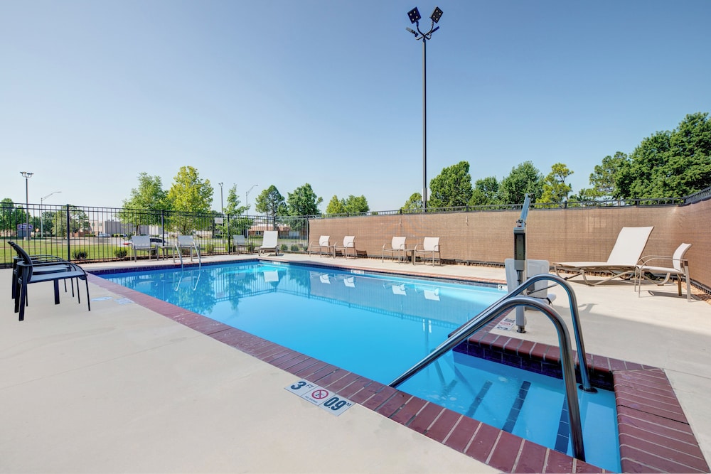 holiday inn express and suites moore by ihg