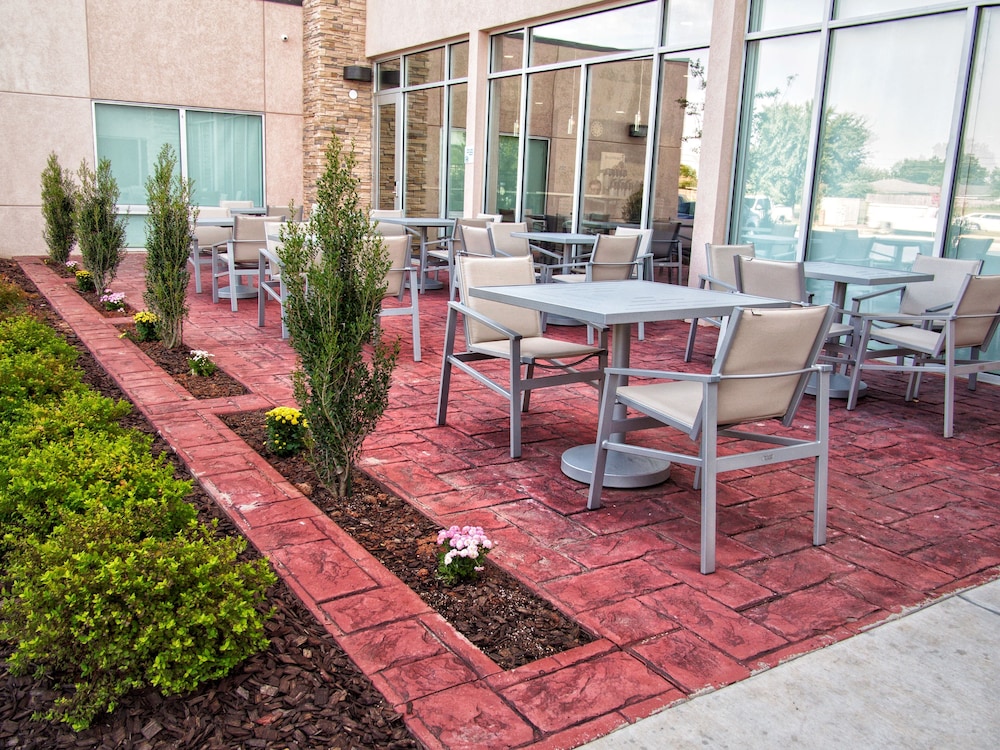 holiday inn express and suites moore by ihg