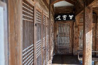 Geochang Choongsindang Donggae Jeongon Gotek,In Geochang,1 star