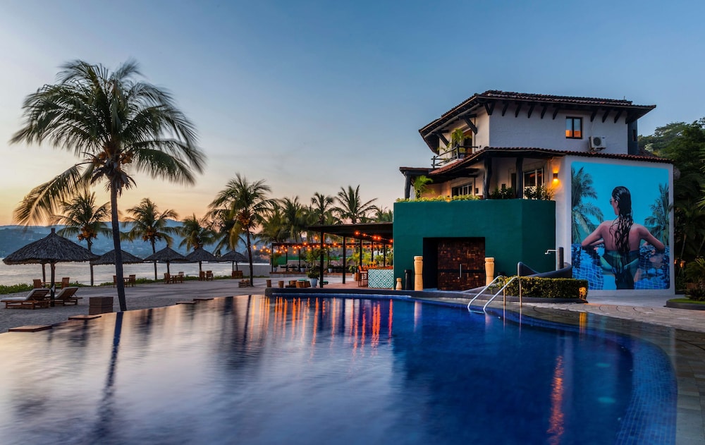 thompson zihuatanejo a beach resort by hyatt