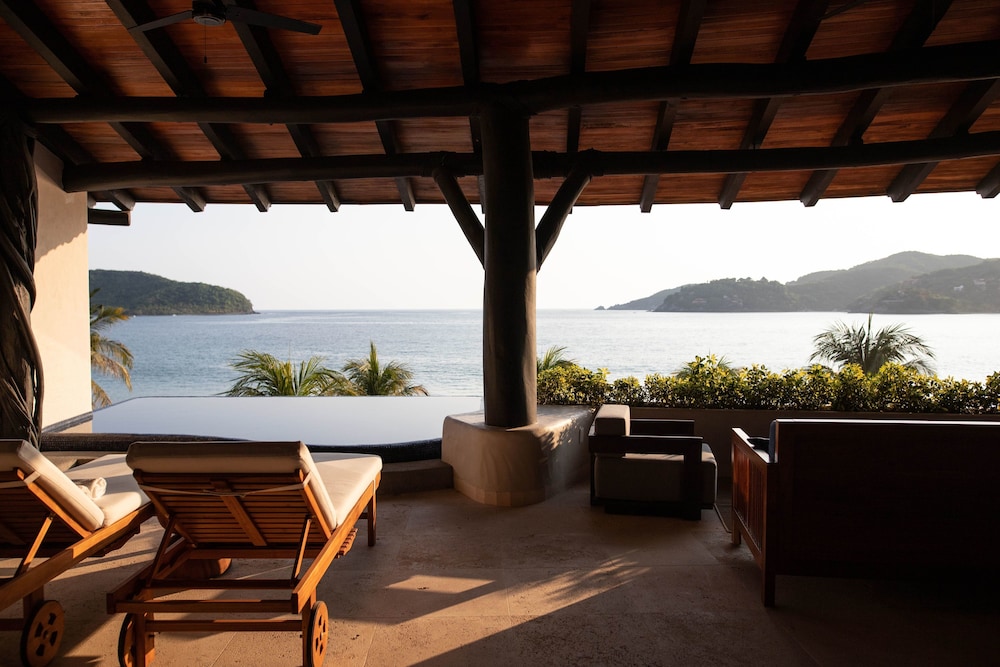 thompson zihuatanejo a beach resort by hyatt