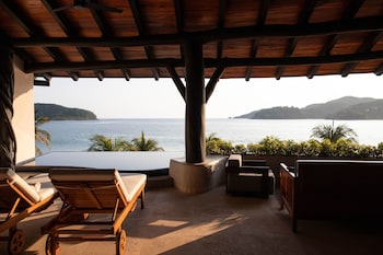 thompson zihuatanejo a beach resort by hyatt