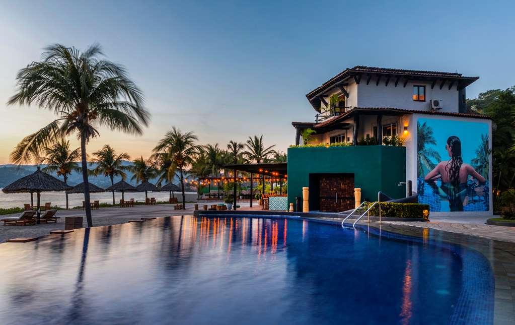 thompson zihuatanejo a beach resort by hyatt