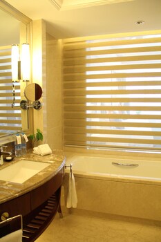 baoji jianguo hotel
