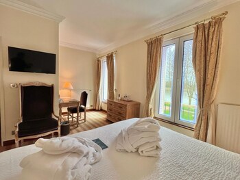 hotel du rivage