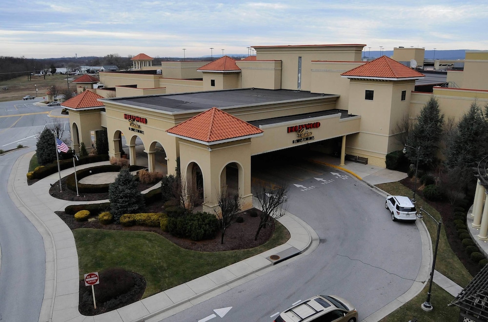 rodeway inn and suites charles town wv