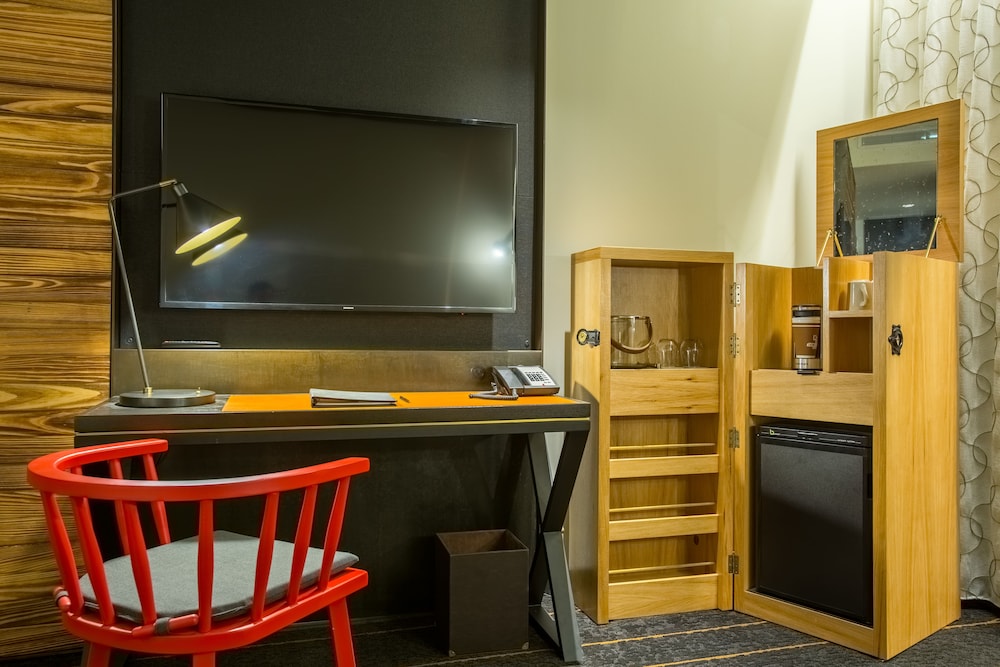 the george by valencia hotel collection