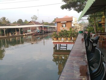 amphawa