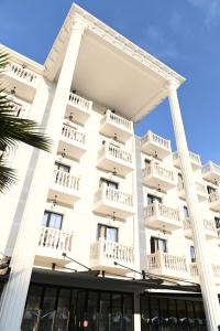 Hotel Onufri,,4 star