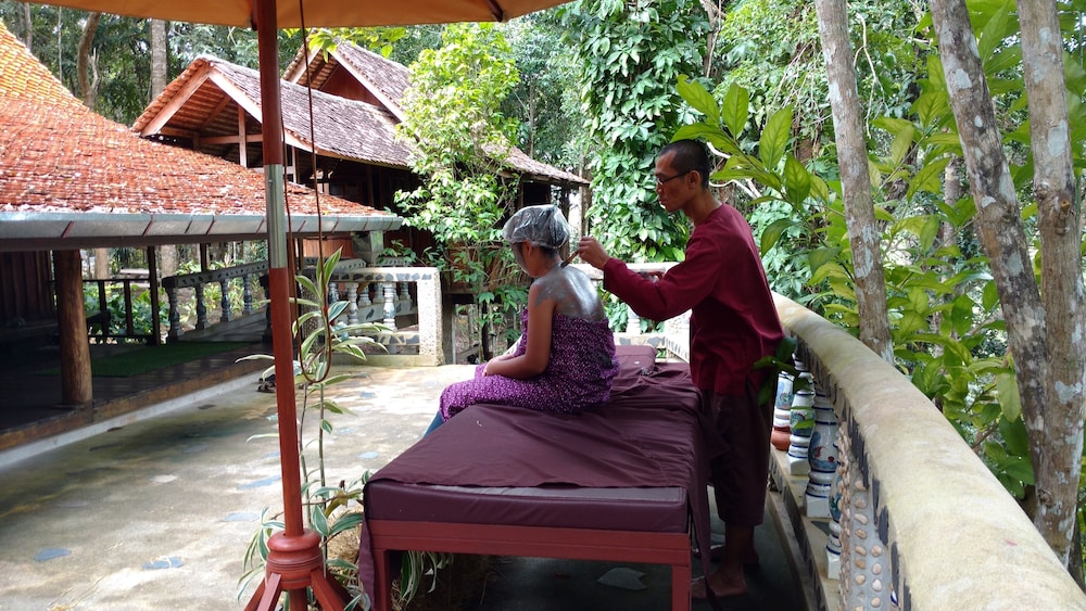 chestnut hill eco resort