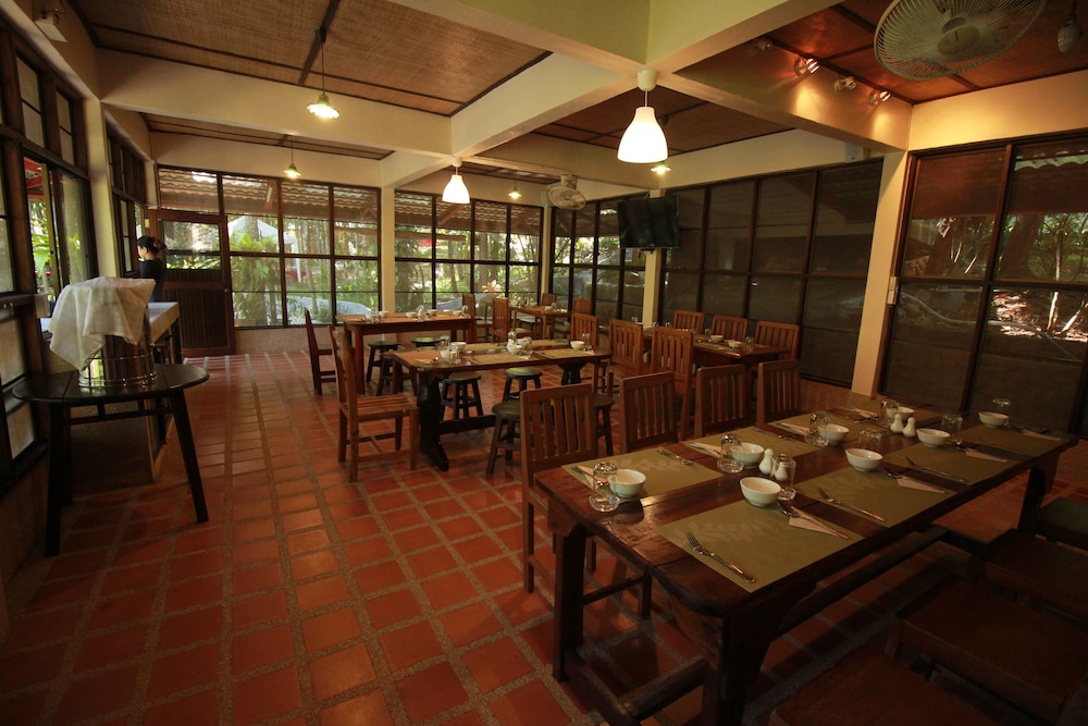 chestnut hill eco resort