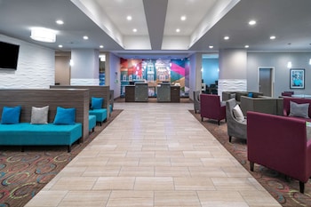 La Quinta Inn & Suites By Wyndham Forsyth,Forsyth>>Barnesville,3 star