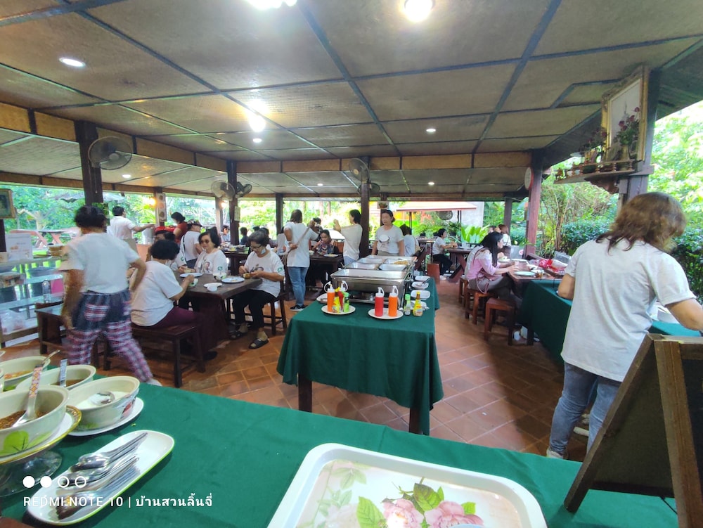 baansuanlynjee maeklong resort