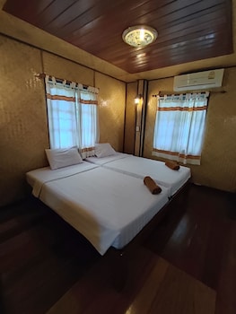 baansuanlynjee maeklong resort