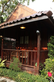 baansuanlynjee maeklong resort
