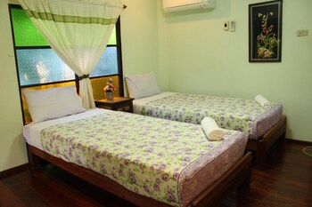 baansuanlynjee maeklong resort