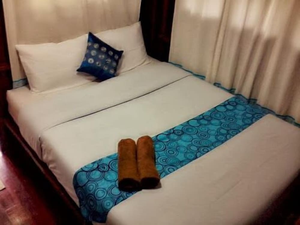 baansuanlynjee maeklong resort