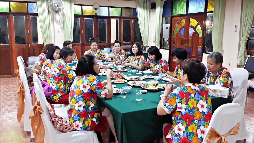 baansuanlynjee maeklong resort