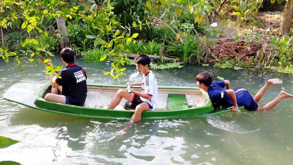 baansuanlynjee maeklong resort