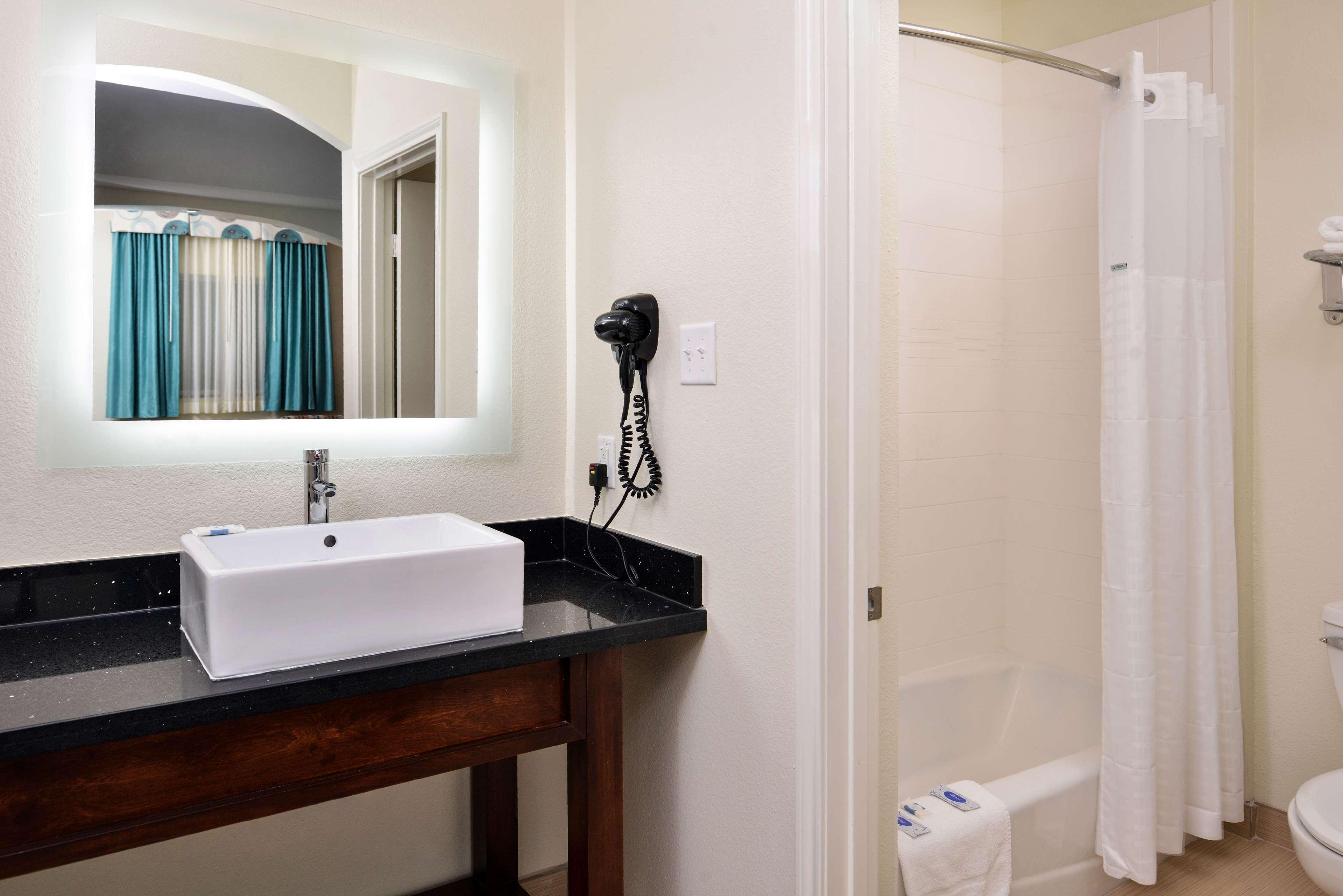americas best value inn and suites spring houston n
